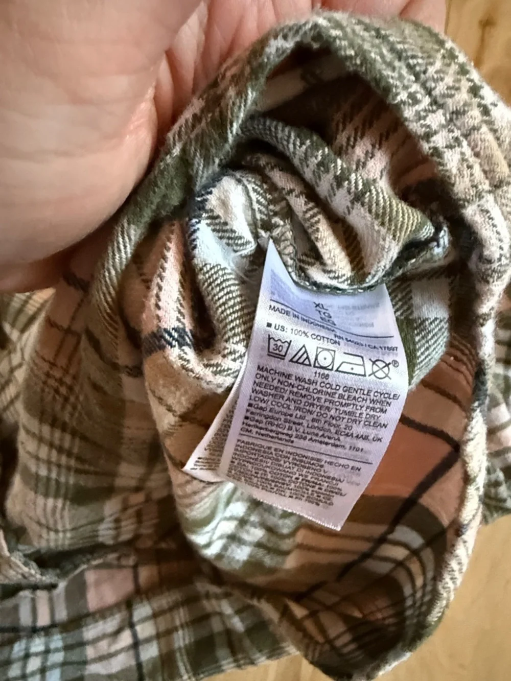 Old Navy The Boyfriend Shirt, Size XLarge - Picture 3 of 4